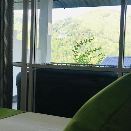 Jayamali Homestay Ella Bagian luar foto