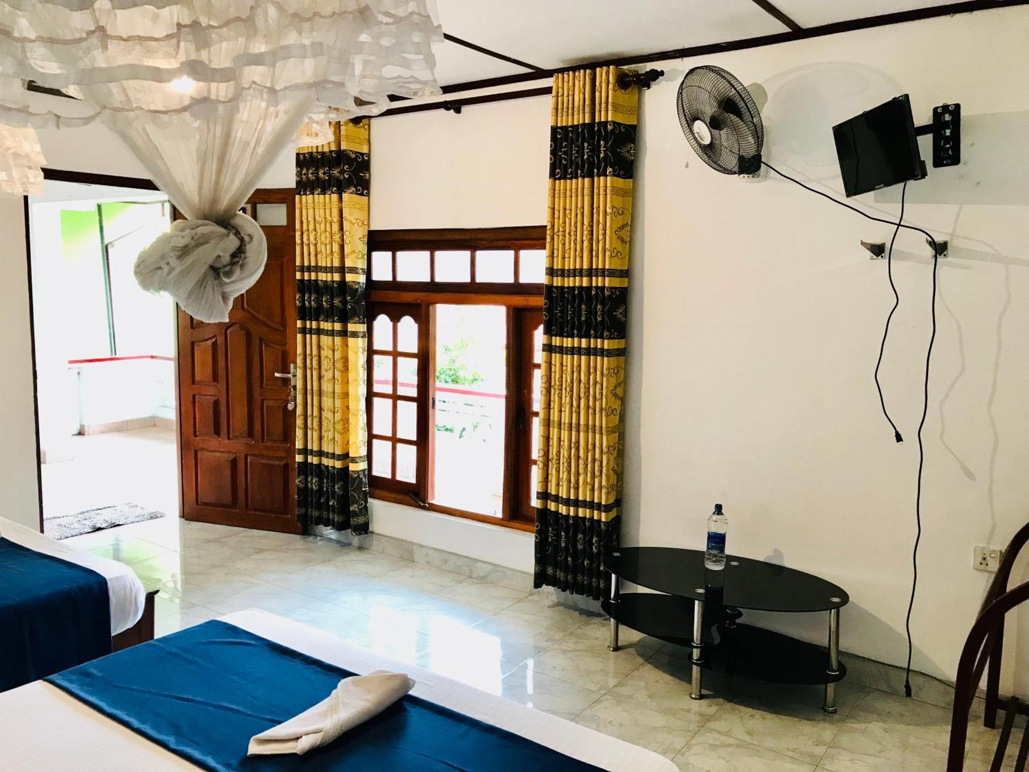Jayamali Homestay Ella Bagian luar foto