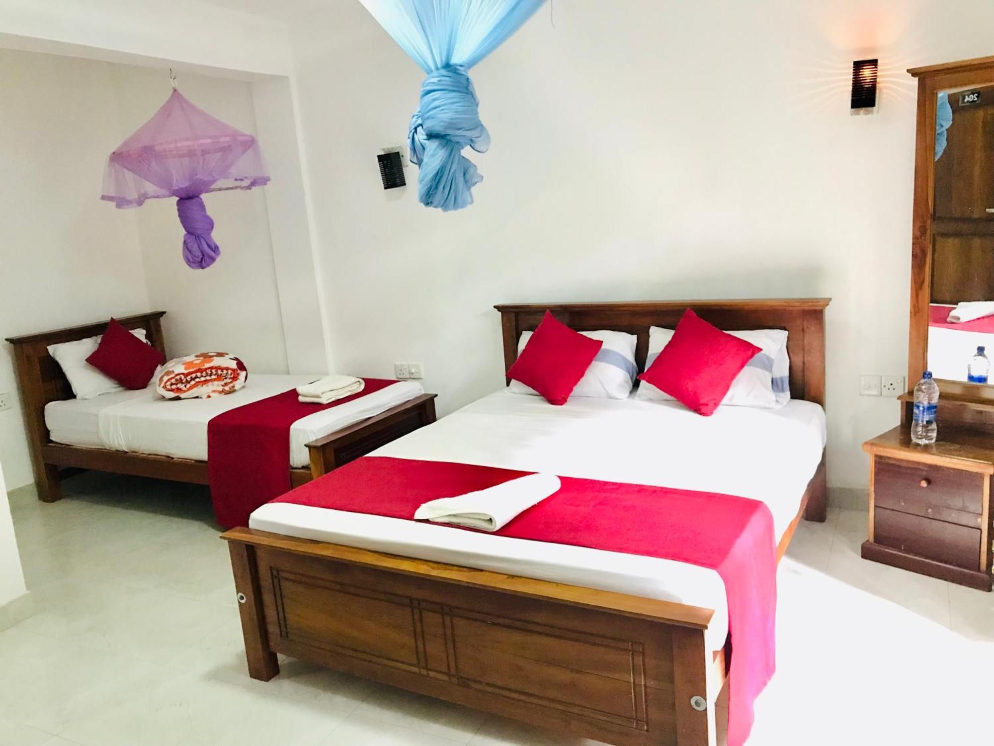 Jayamali Homestay Ella Bagian luar foto