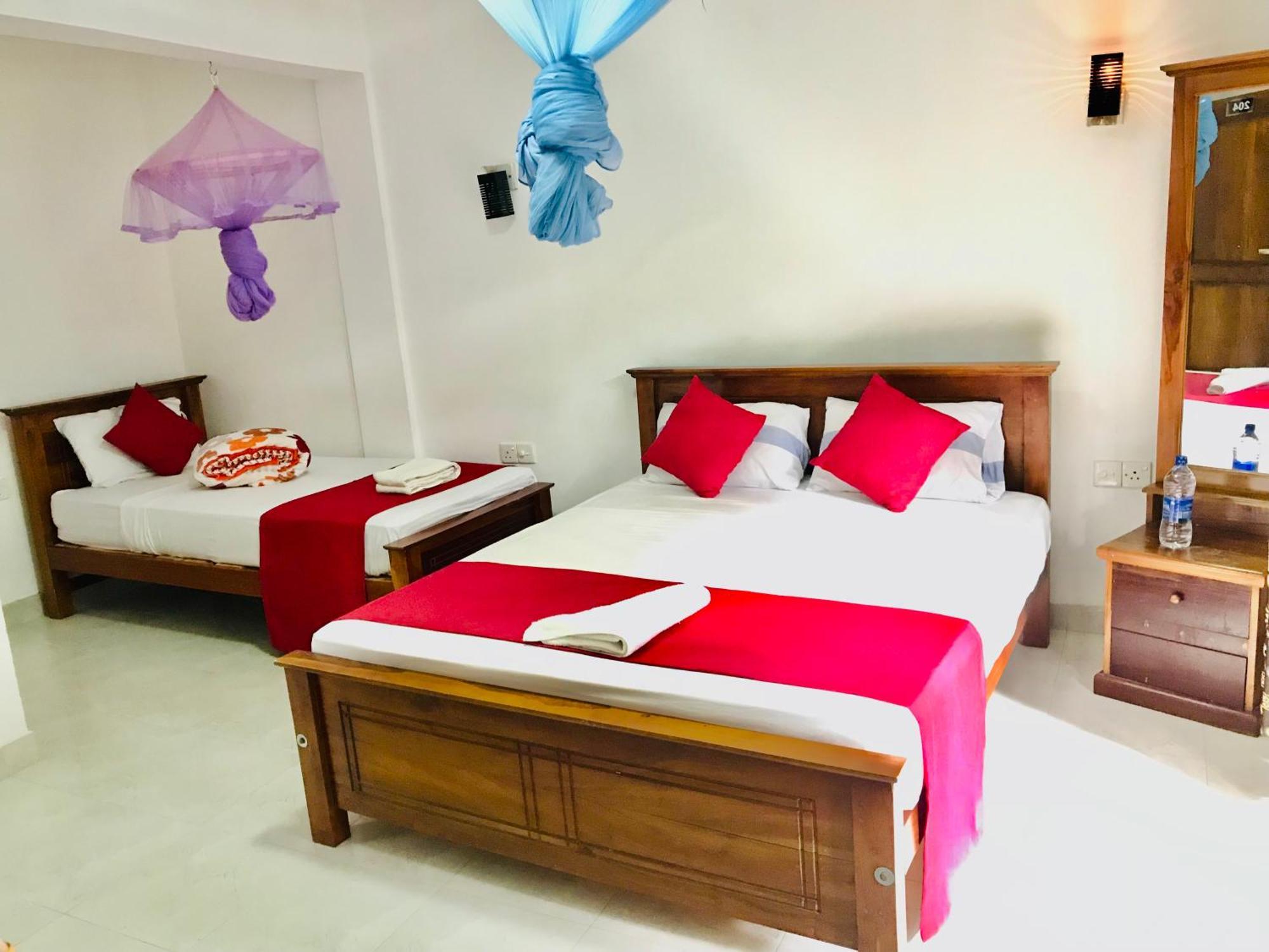Jayamali Homestay Ella Bagian luar foto