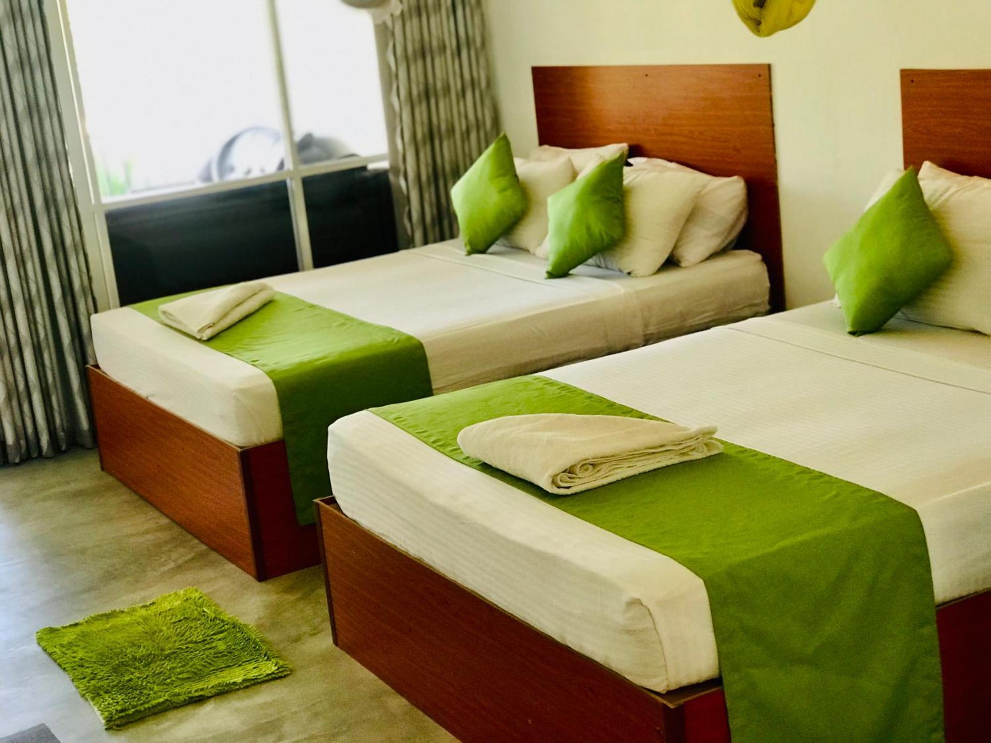 Jayamali Homestay Ella Bagian luar foto