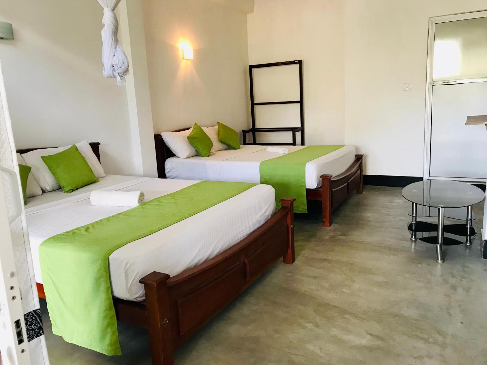 Jayamali Homestay Ella Bagian luar foto