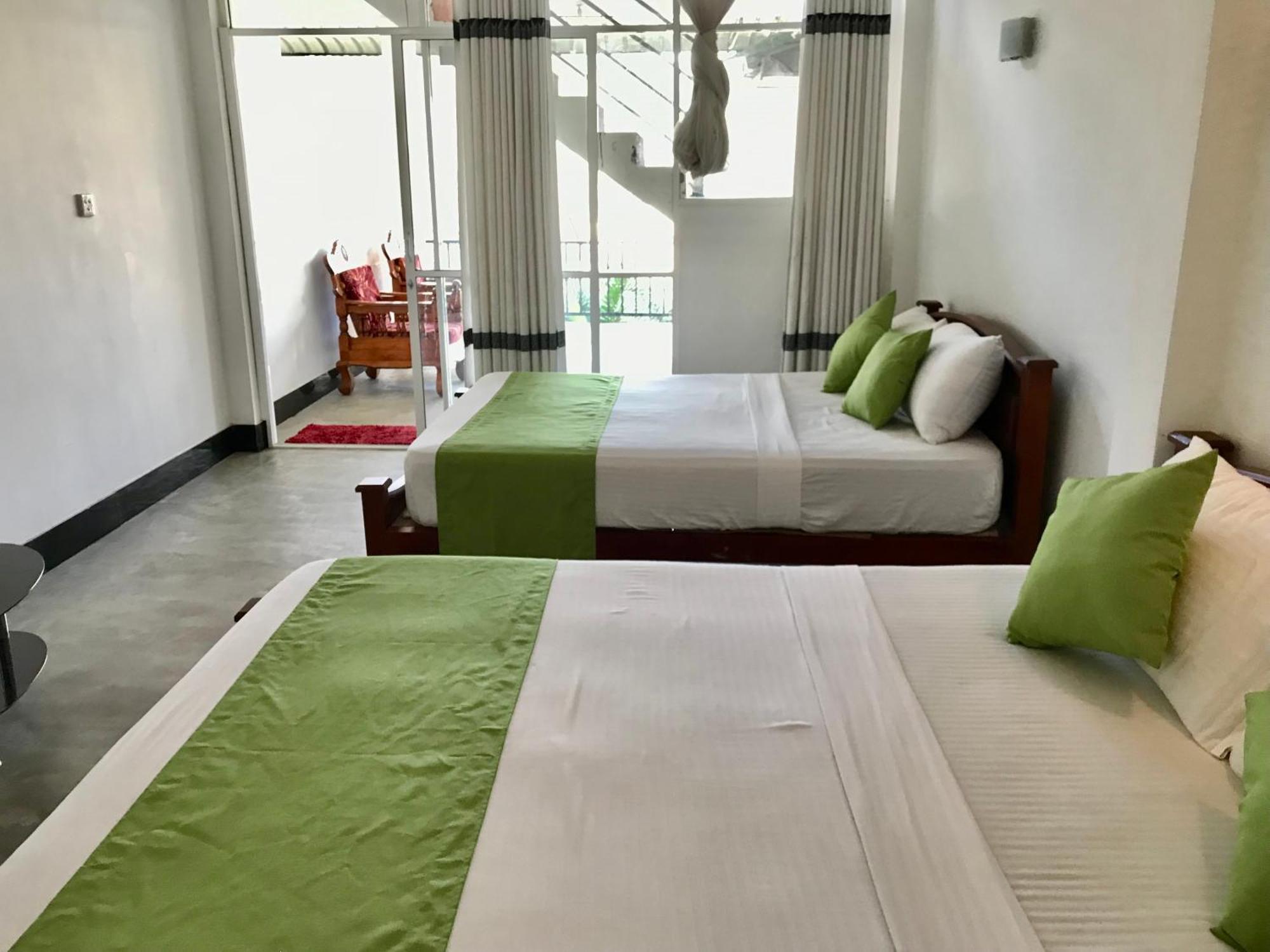 Jayamali Homestay Ella Bagian luar foto