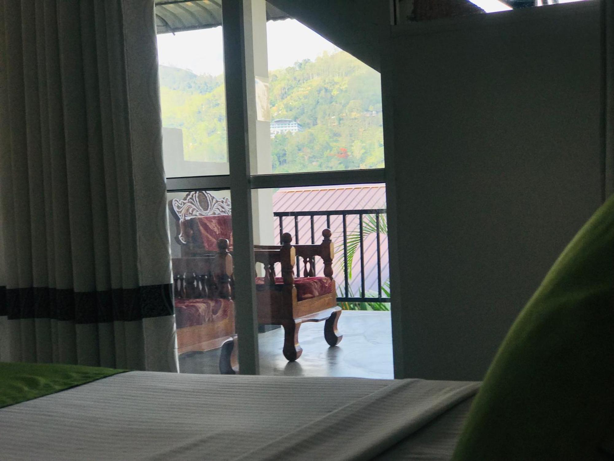 Jayamali Homestay Ella Bagian luar foto