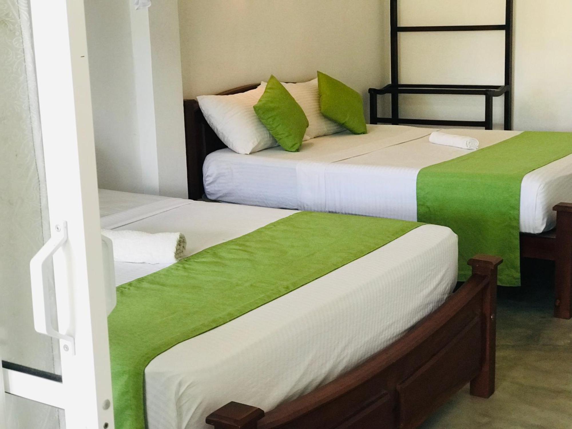 Jayamali Homestay Ella Bagian luar foto