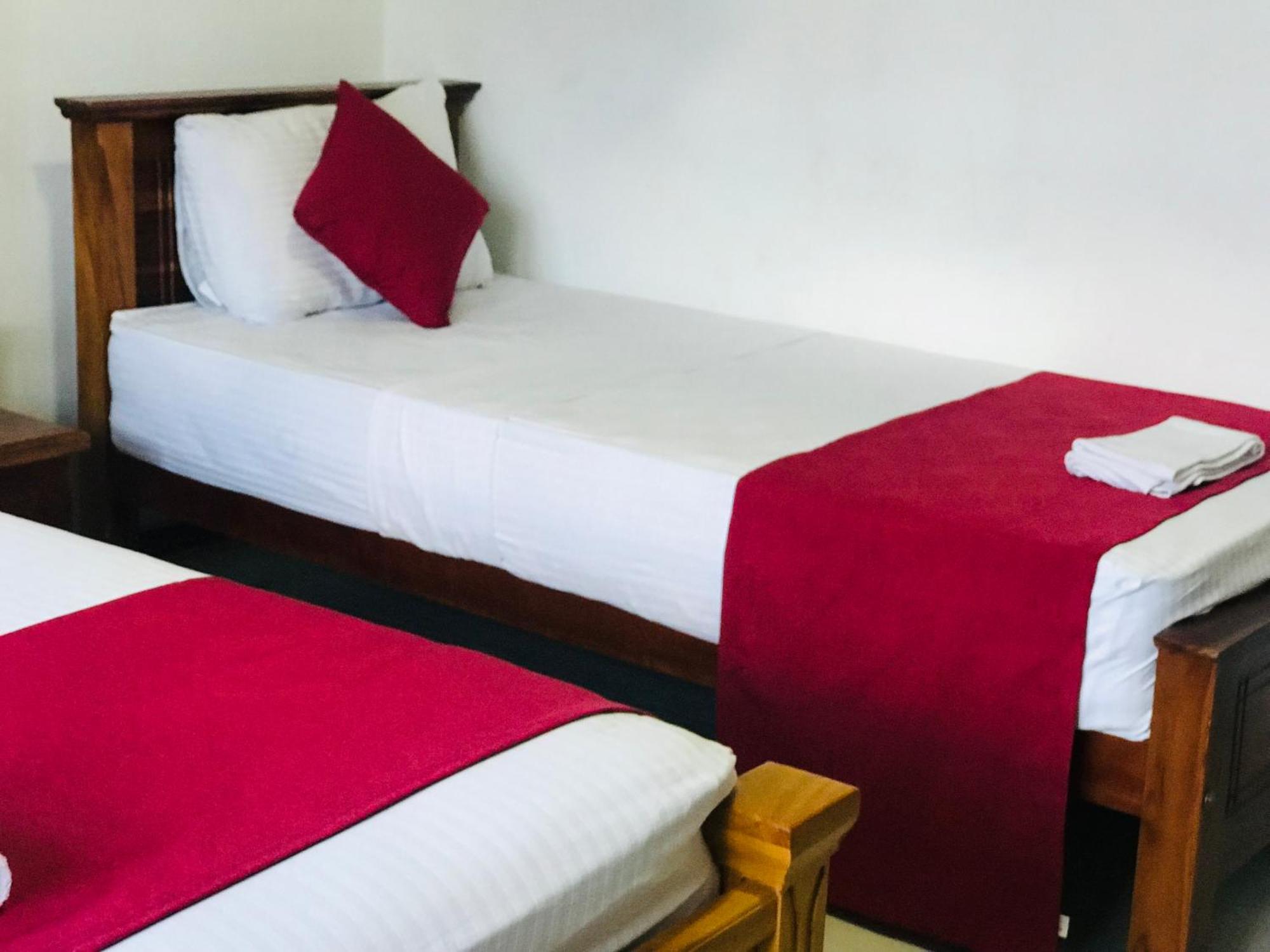 Jayamali Homestay Ella Bagian luar foto