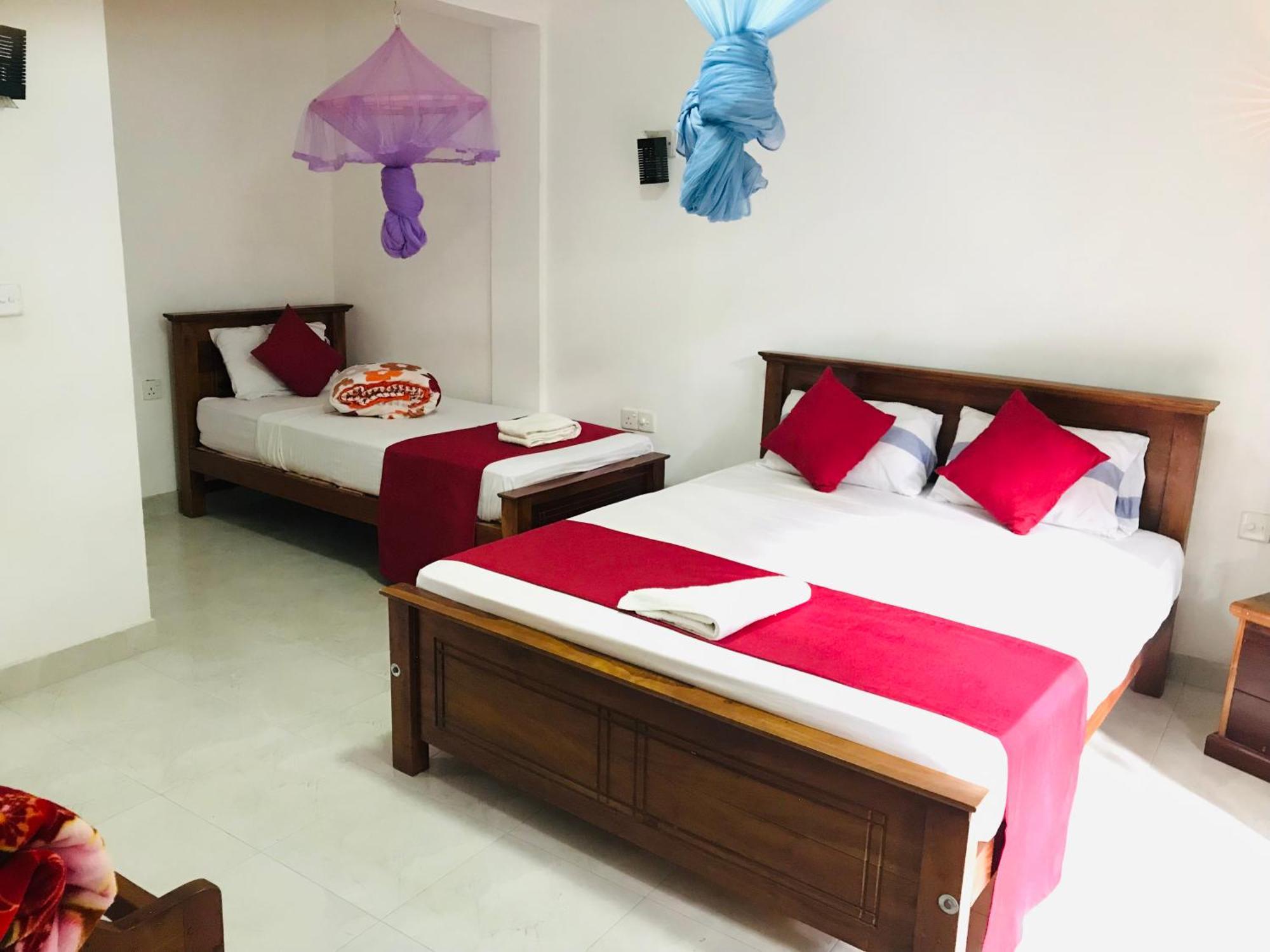 Jayamali Homestay Ella Bagian luar foto